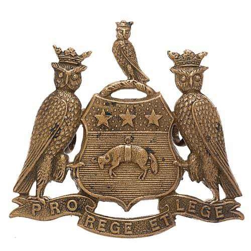 107 - 15th & 17th Service Bn West Yorkshire Regiment (Leeds Pals) WW1 Kitchener Army cap badge.  Good scar... 