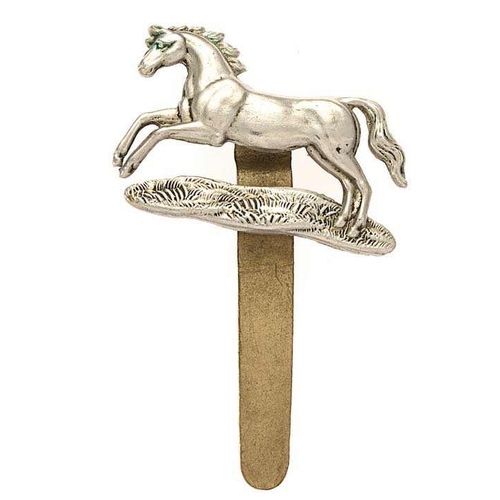 341 - Northamptonshire Yeomanry post 1908 cap badge.  Good die-stamped white metal galloping White Horse. ... 