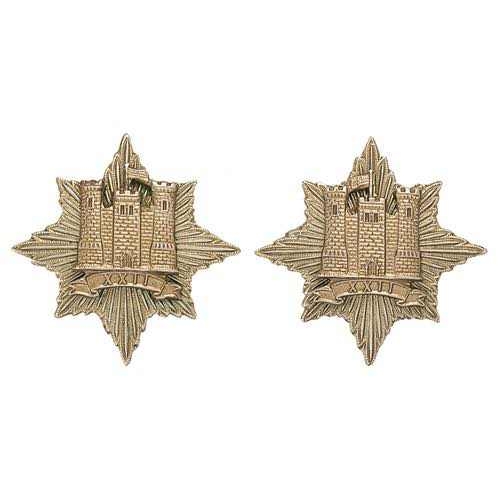 349 - 22nd Dragoons war raised cavalry WW2 facing pair of collar badges.  Each a white metal star mounted ... 