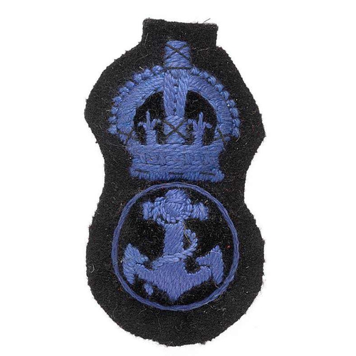 386 - Womens Royal Naval Reserve WW2 Wren Petty Officer cap badge.  Good scarce padded blue embroidered cr... 