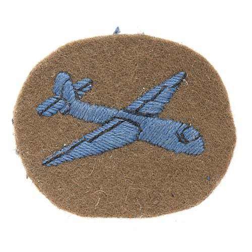 Glider-Borne Troops, Airborne Forces WW2 cloth arm badge.  Good scarce blue glider embroidered on felt khaki oval.      VGC