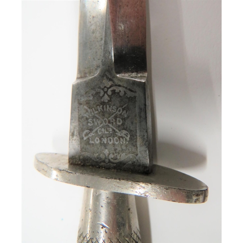 152 - WW2 1st pattern Fairbairn-Sykes Commando Fighting Knife. A very good and rare carried example. The h... 