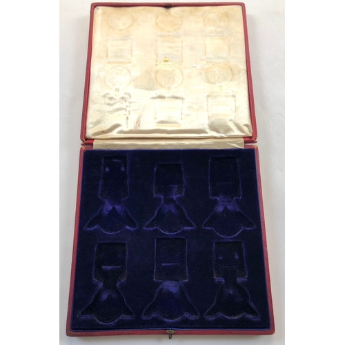 271 - Edwardian Spink & Son London Medal Menu Card Place Settings Case. A fine quality leather and vel... 