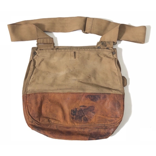 297 - WW1 Machine Gun Corps Officer Attributed Side Bag.  A good example of the regulation side bag, canva... 