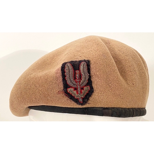 329 - Special Air Service Officer SAS Beret and Rank Badges.  This group of items were worn by a Colonel o... 