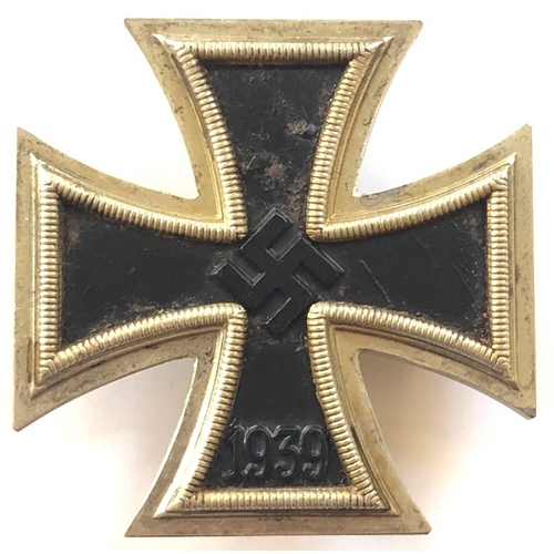 386 - German Third Reich 1939 Iron Cross 1st Class in case of issue.  A good example, silvered frame magne... 