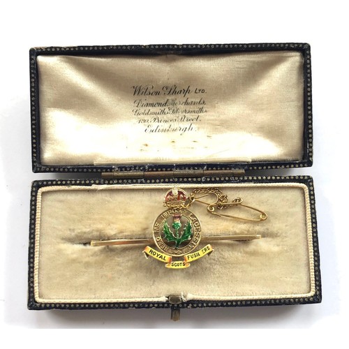 316 - Royal Scots Fusiliers 15ct regimental bar brooch.  Good slender pinback bar, impressed 15CT, mounted... 