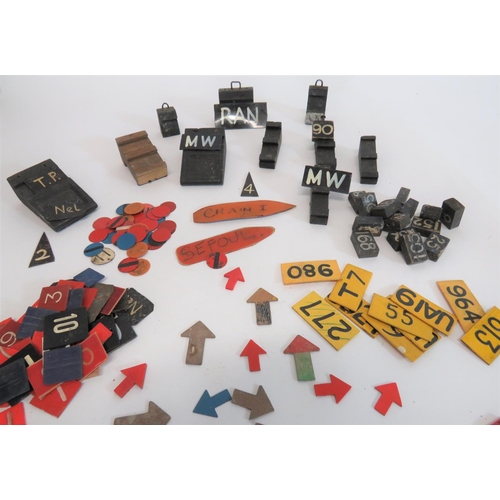 411 - Good Selection of Aircraft Plotting Markers
including 10 x various wooden plotting stands ... Variou... 