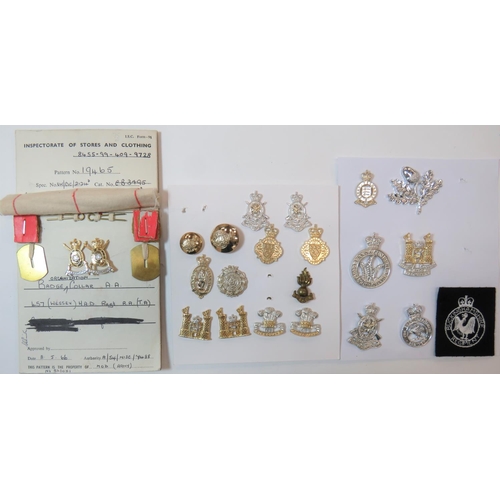 173 - Anodised Yeomanry Badges Including Sealed Pattern
including pair anodised, QC Hampshire Carabiniers ... 