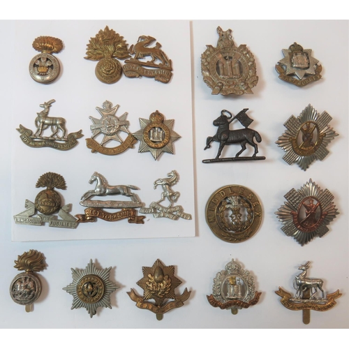 189 - Infantry Cap Badges
including brass Royal Berkshire ... Bi-metal KC Notts & Derby ... Bi-metal K... 