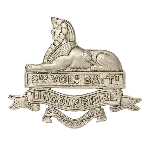 139 - 2nd (Grantham) VB Lincolnshire Regiment cap badge circa 1905-08.  Good scarce die-stamped white meta... 