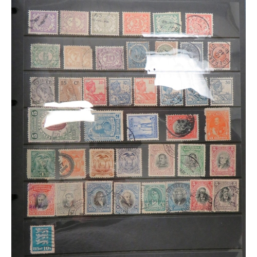 121 - Albums Of Commonwealth And Foreign Stamps
including Australia ... Canada ... China ... St Lucia ... ... 