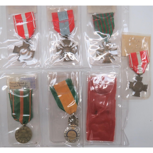 97 - 7 x Various French Medals
consisting Croix De Guerre ... War Cross ... 2 x Cross For Military Valour... 