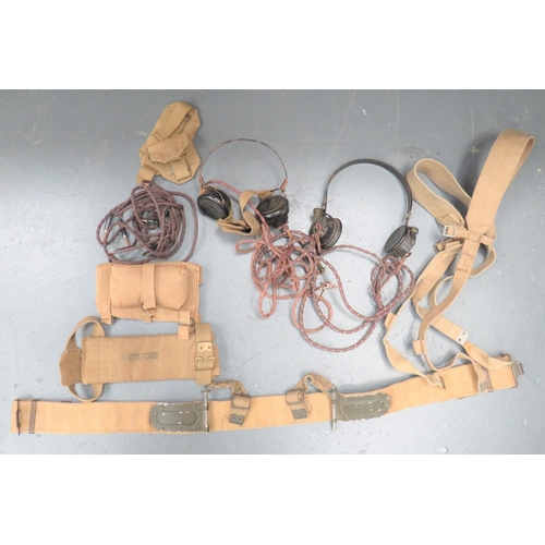 362 - Selection Of WW2 Pattern Radio Equipment
including webbing securing belt for a No 18 wireless set ..... 