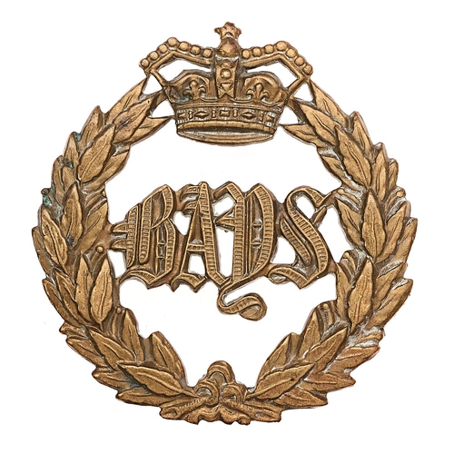 193 - 2nd Dragoon Guards (Queen's Bays) Victorian cap badge circa 1896-1901.  Good scarce die-stamped bras... 