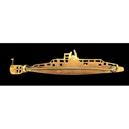 140 - WW1 Period Submarine Royal Navy gold Regimental Brooch. A fine quality example depicting a submarine... 