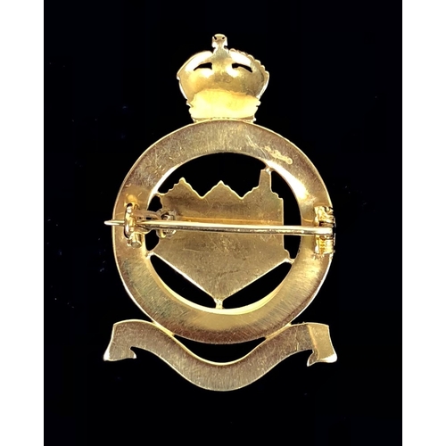 149 - Northumberland Hussars Large Gold Regimental Brooch. Fine quality example marked 18 depicting the re... 