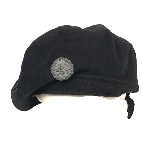 196 - WW2 1940 South African Tank Corps Caubeen Black Beret.  A rare dated early WW2 example retaining ori... 