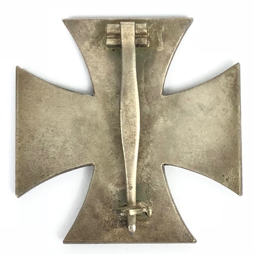 227 - German Third Reich cased 1939 Iron Cross 1st Class.  Fine example with made silvered frame and magne... 