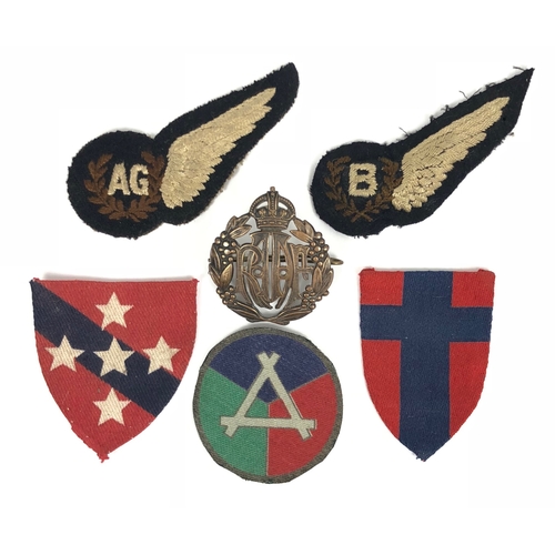 468 - 6 x WW2 RAF Badges etc.  Comprising: Air Gunners brevet badge (Flat). ... Similar Bomb Aimer (Padded... 