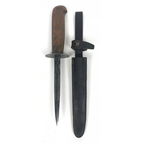 490 - WW1/WW2 Period French Trench Fighting Knife  This example with a short cut down cruciform Lebel bayo... 