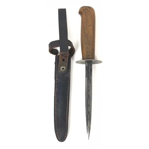 490 - WW1/WW2 Period French Trench Fighting Knife  This example with a short cut down cruciform Lebel bayo... 