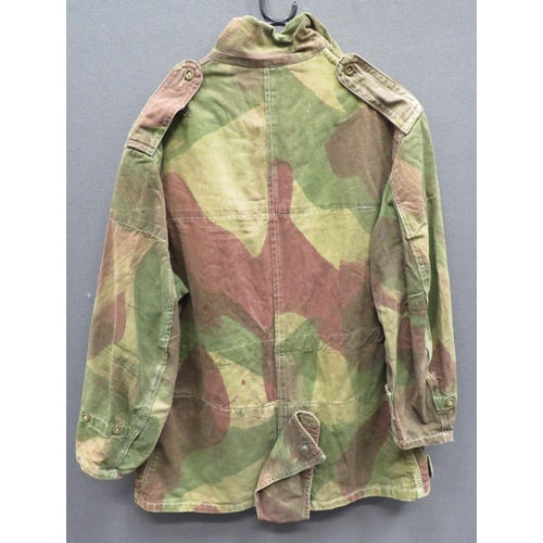 306 - WW2 Pattern Airborne Troops Denison Camouflaged Smock
green, brown and tan, half zip front smock. &n... 