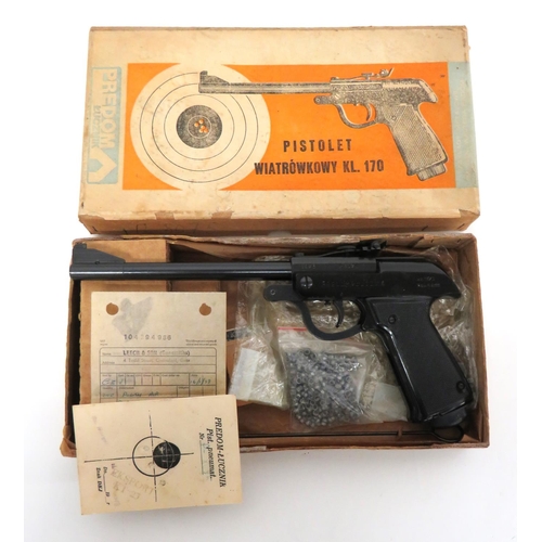 426 - Polish Wiatrowkowy KL 170 Air Pistol
.177, 9 1/2 inch, blackened hinged barrel.  Front blade si... 