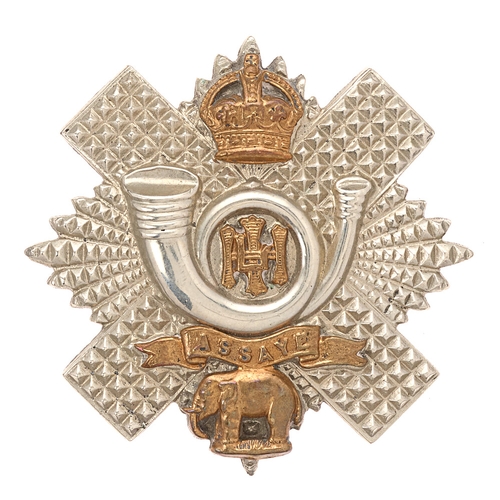 104 - Badge. Scottish. Highland Light Infantry Officer's HLI glengarry badge circa 1901-52.  Good die-cast... 