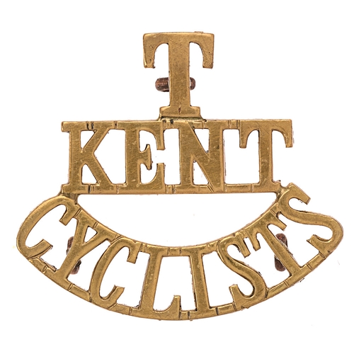 Badge. T / KENT / CYCLISTS WW1 shoulder title circa 1910-20.  Good scarce die cast brass complete with back plate.    Three loops.  GC  Bob Betts Collection