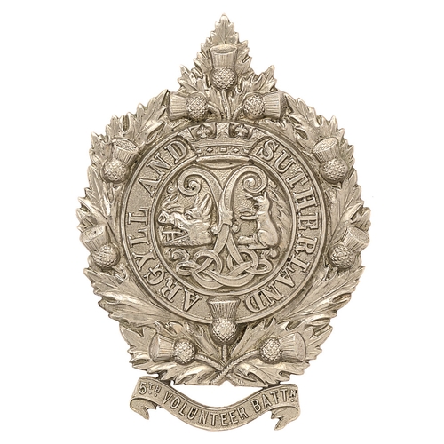 71 - Badge. 5th (Dunoon) VB Argyll & Sutherland Highlanders glengarry badge circa 1887-1908.  Good scarce... 