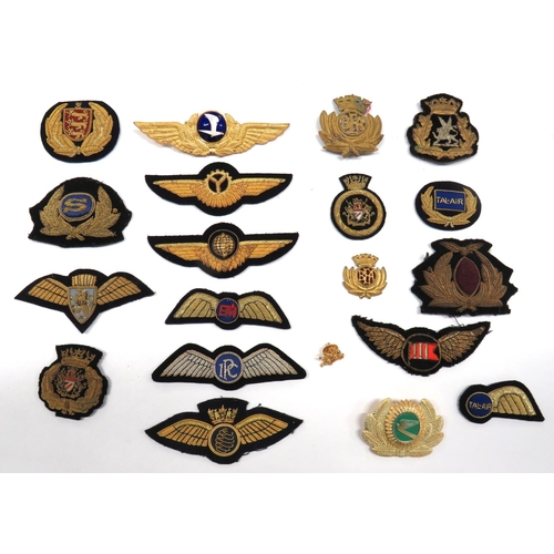 124 - Civilian Airline Cap Badges And Wings
cap include silvered and gilt BOAC ... Gilt BEA ... Bullion em... 