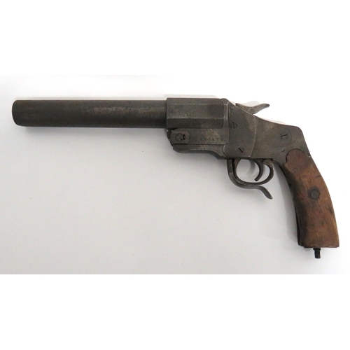 404 - Deactivated WW1 Imperial German Flare Pistol
9 inch, 27 mm barrel with rear octagonal section.  ... 