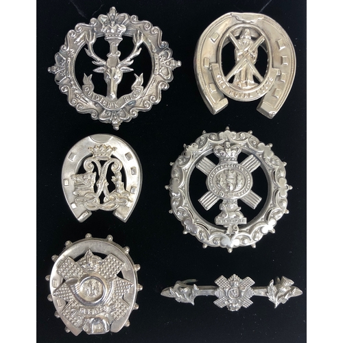 Scottish Regiments 6 x Hollow Silver Regimental Sweetheart Brooches.  Comprising: Seaforth Highlanders with Birmingham 1897 hallmark ... Royal Scots with Birmingham 1901 hallmark (Repair to hook & Pin). ... Argyl & Sutherland Highlanders with Birmingham 1905 hallmark.... Cameron Highlanders 79th Regiment with Birmingham 1901 hallmark. ... Highland Light Infantry. with Birmingham 1897 hallmark. ... Highland Light Infantry with Birmingham 1914 hallmark.  All complete with pin and hook fitting. (6 items)