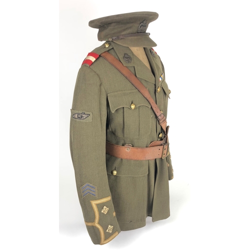 422 - Tank Corps WW1 Attributed Uniform & Cap.  A very rare original example worn by Lieutenant Frederick ... 