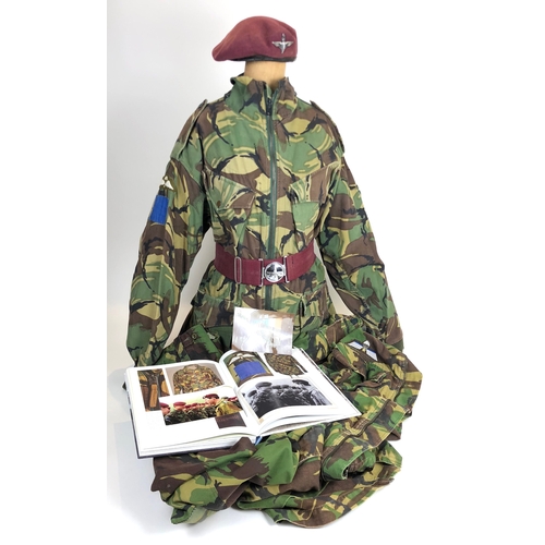 425 - Parachute Regiment Falklands War Attributed Combat Para Smock.  An extremely rare attributed para sm... 