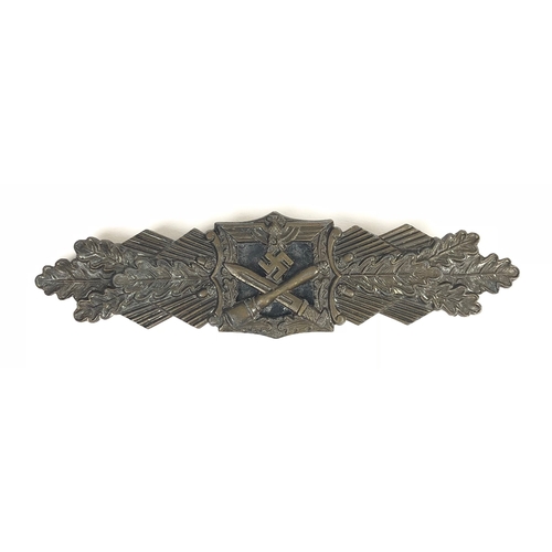 470 - German Third Reich WW2 Army / Waffen SS Close Combat Clasp in bronze.  Good scarce die-cast example,... 