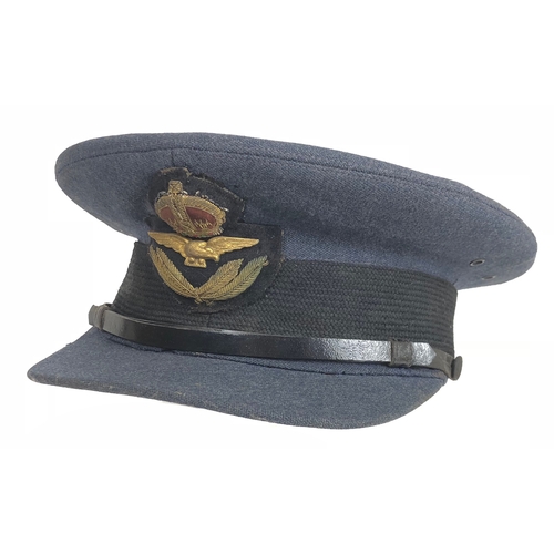 486 - WW2 Period RAF Officer's Cap.  An inter war, early WW2 example of the regulation pattern. Complete w... 