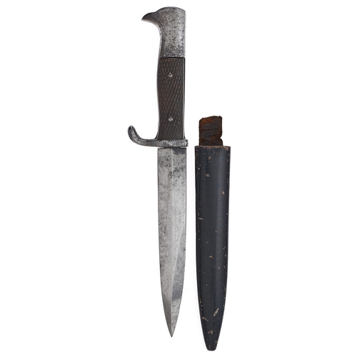 502 - WW1 Imperial German Trench Fighting Knife.  A good example with 15cm straight spear point blade. The... 