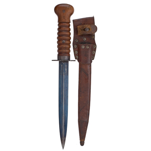 505 - WW1 / WWII Period rare Dutch Fighting knife.  A very good example with straight double edged spear p... 