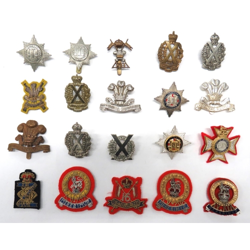 108 - 20 x Cavalry And Yeomanry Cap Badges
including bi-metal KC 12th Lancers ... Silvered and gilt QC Lig... 