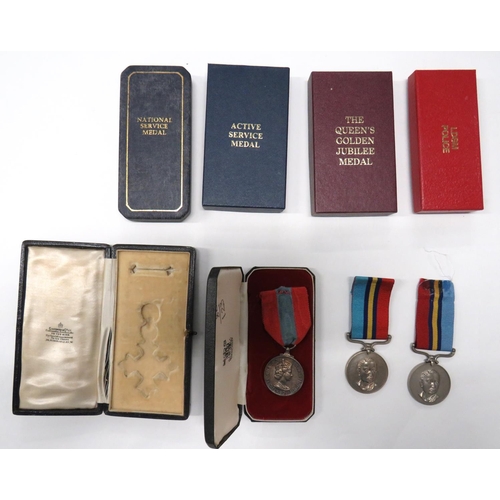 142 - Small Selection Of Medals And Empty Boxes
consisting Imperial Service medal named 