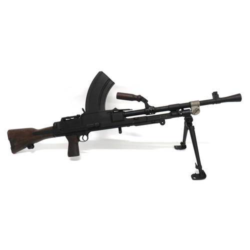 404 - Deactivated MKIII Bren Light Machine Gun
.303, 21 inch, blackened barrel with front flash hider and ... 