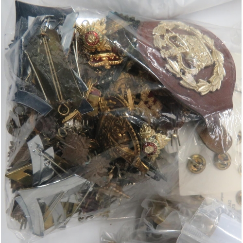 98 - Selection Of Rank Badges
including gilt, Vic crown Major ... Gilt, KC Major ... Bronzed, KC Major ..... 