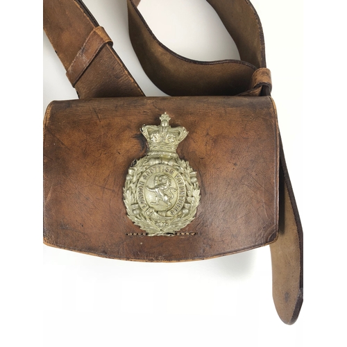 421 - London Scottish Sporran and cartridge pouch.   Good clean sporran with brown leather cantle mounted ... 