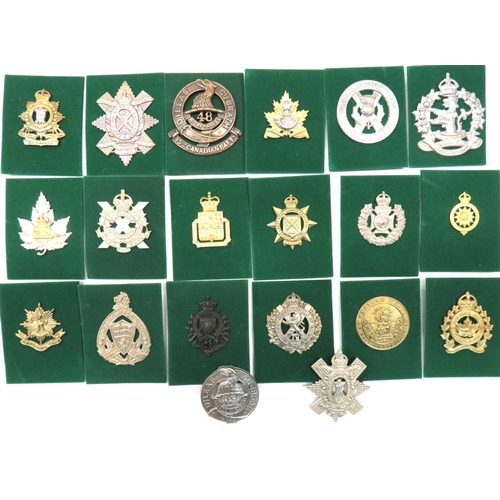 1 - 20 x Canadian Infantry Cap Badges
including white metal Royal Highland Regiment Of Canada ... Bi-met... 