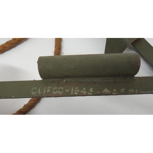 234 - WW2 Airborne/Commando Climbing Rope And Steel Step Fittings
tan toggle rope.  One end with knot... 