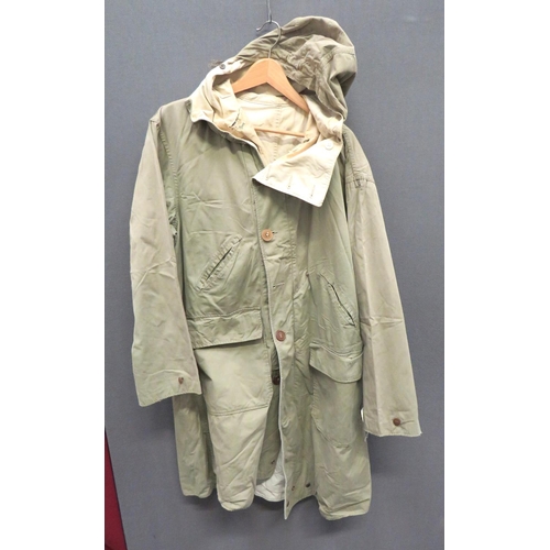 301 - WW2 Pattern American Reversible Parka Jacket
light green, single breasted, fly front, long jacket. &... 