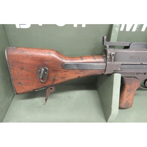 401 - Deactivated MK1* Bren Light Machine Gun
.303, 25 inch barrel with front flash hider and side mounted... 