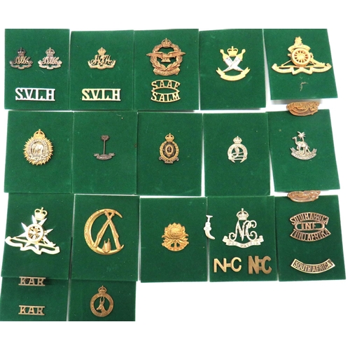 8 - 28 x Commonwealth Cap, Collar And Titles
cap include bi-metal KC 1st Punjab Reg ... White metal KC C... 